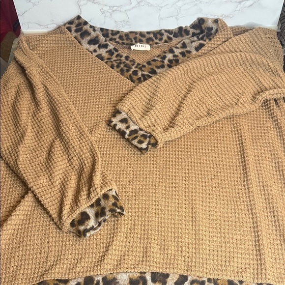 BiBi Tops - BiBi Leopard Print Knit in Brown and Black